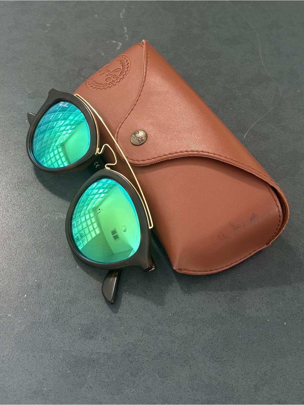 Ray-Ban Gatsby II Sunglasses with Green Mirror Lenses - Picture 3 of 6